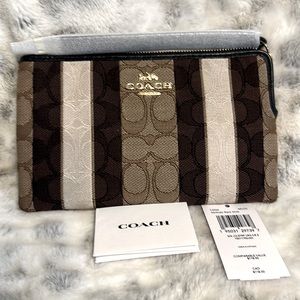 ✨COACH LARGE CORNER ZIP✨BRAND NEW🔥NWT🏷️